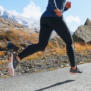 On Running Women's Cloudflow Shoes Rock/Rose - 8.5